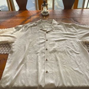 Men’s Tommy Bahama cream XXL silk short sleeved shirt with detailed back.